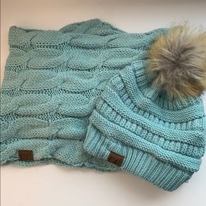 Knit C.C. Infinite scarf and hat